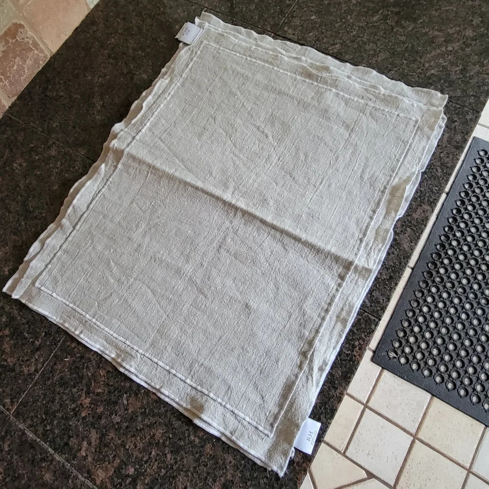 RESTORATION HARDWARE Linen Placemats Set of Four